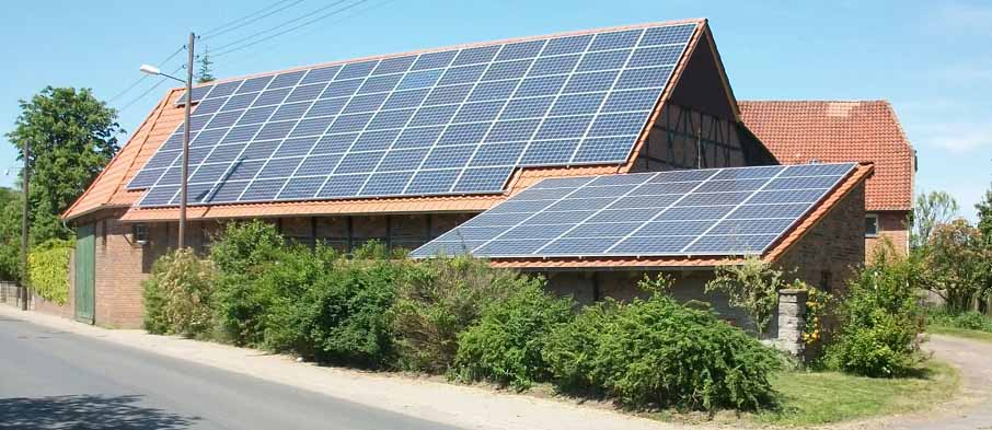 Dach mit Solaranlage